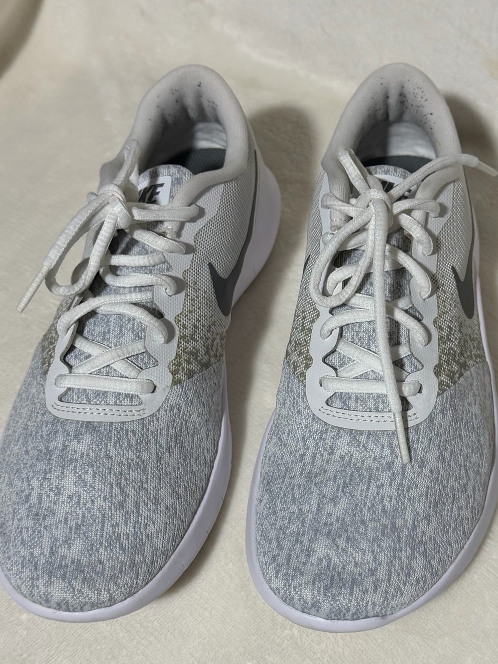 Nike Women's Grey and White Lightweight Running Sneakers